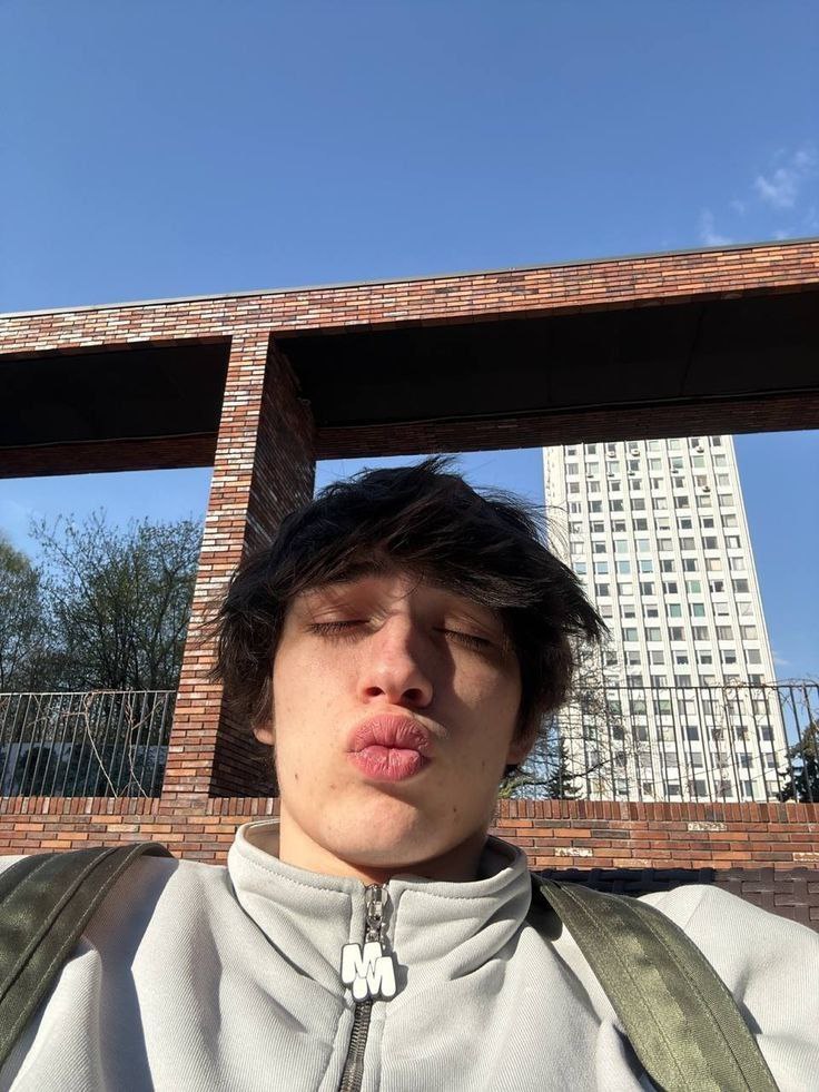 Александр, 18 лет, Точка на карте